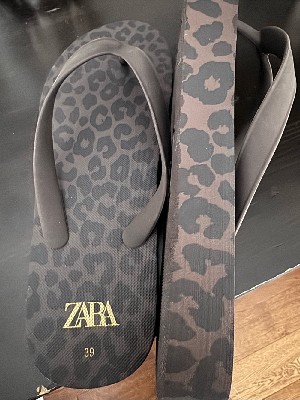 Leopard print platform flip flop sandal